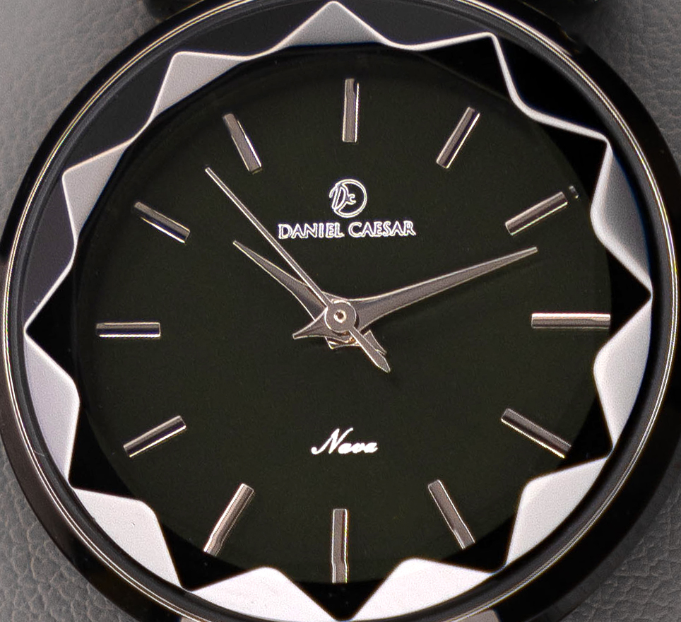 ساعت تک موتوره زنانه دنیل سزار 1302-1