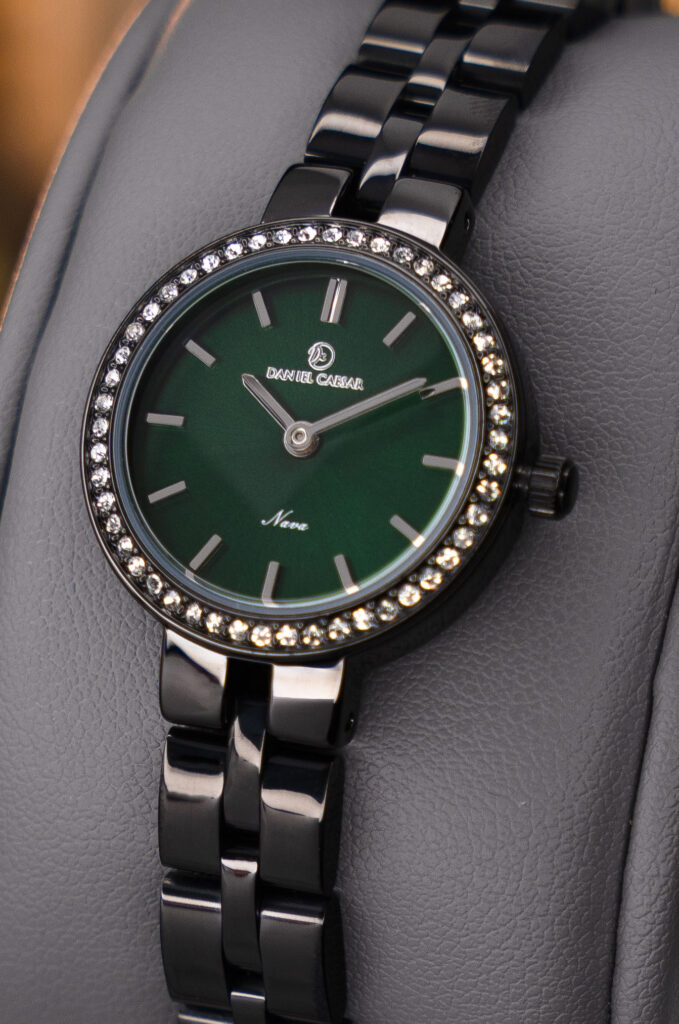 ساعت تک موتوره زنانه دنیل سزار 1304-1