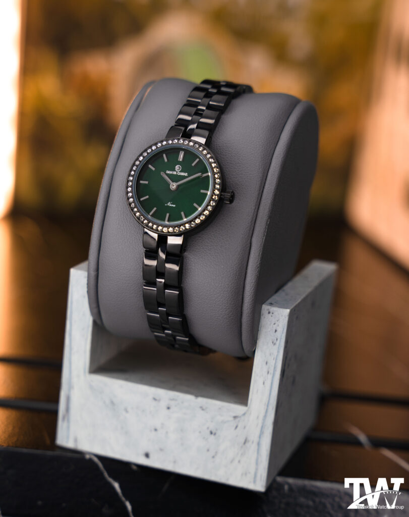 ساعت تک موتوره زنانه دنیل سزار 1304