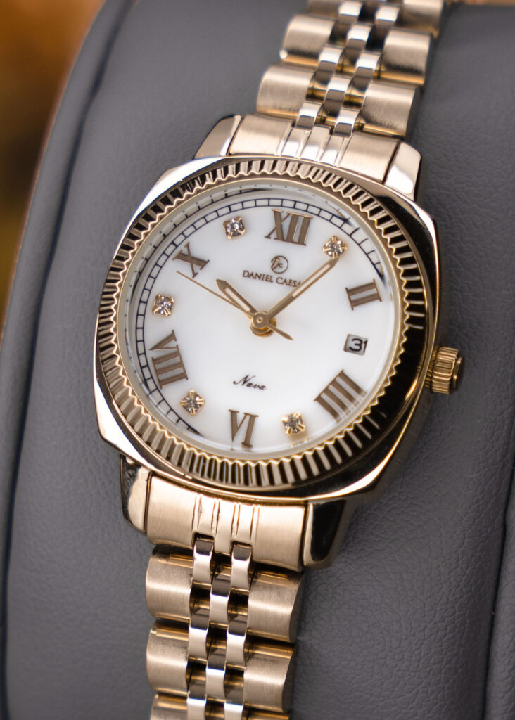 ساعت تک موتوره زنانه دنیل سزار 4-1315-1