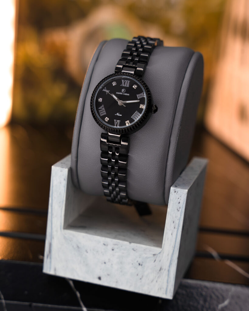 ساعت تک موتوره زنانه دنیل سزار 1313